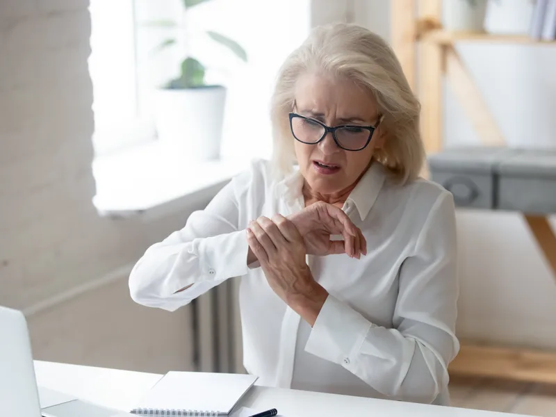 DeSalvo Chiropractic treating bursitis in Novato